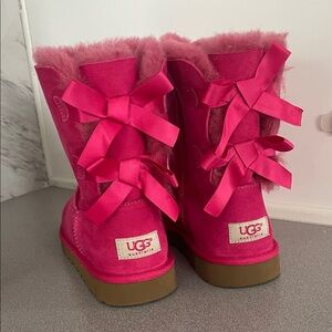 NEW UGG short pink Boots with Satin Bows